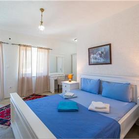 2 Bedroom Apartment with 2 Shared Pools, sleeps 4